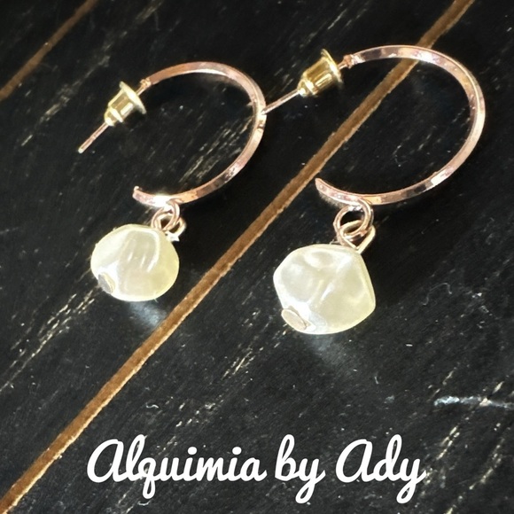 Alquimia rose Gold Earrings with Cream pearls Accents - Picture 1 of 1